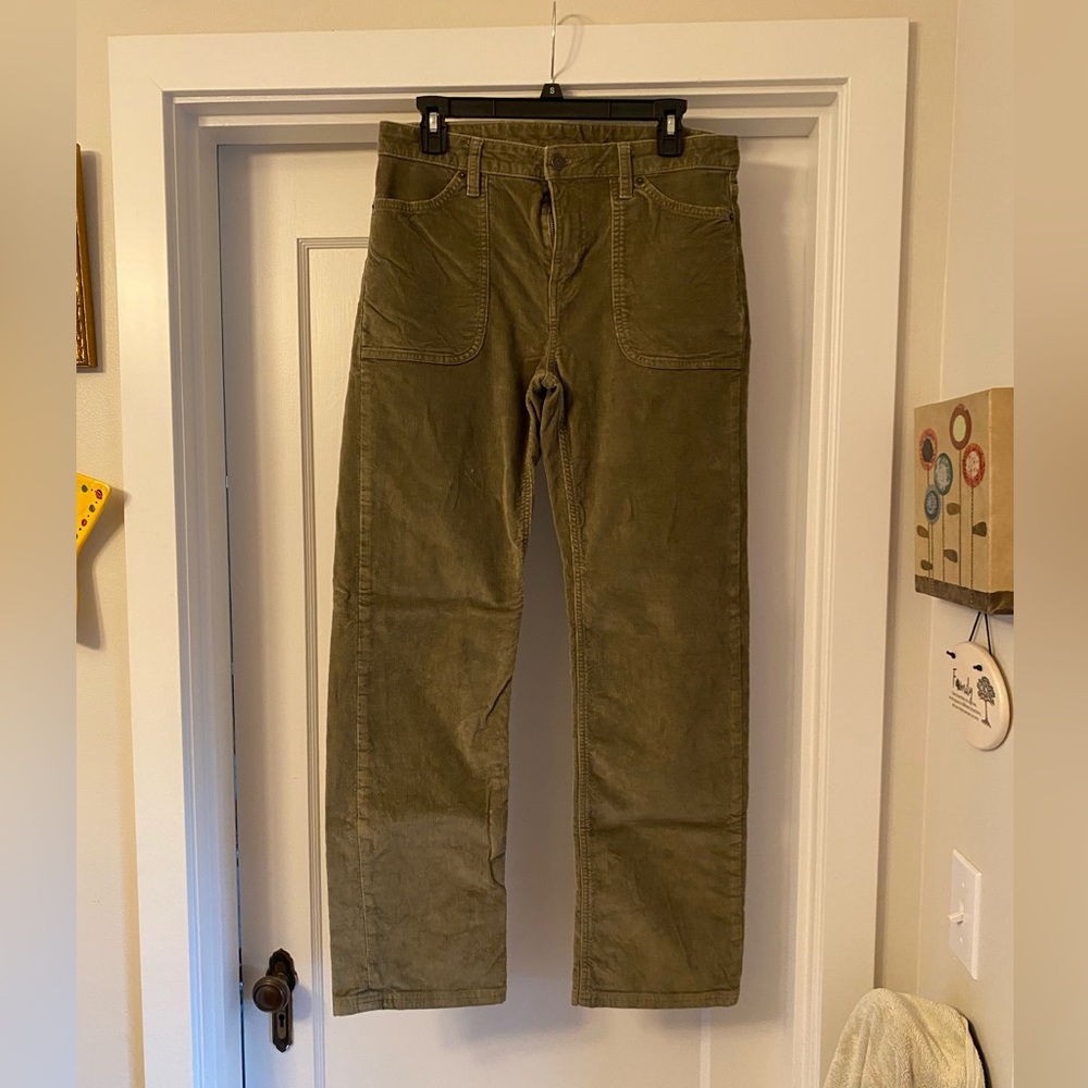 Cute Patagonia women’s Grand Pitch cords.